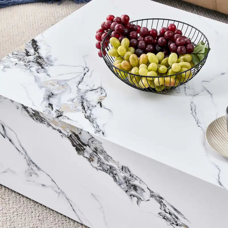 Table basse en MDF avec surface aspect marbre