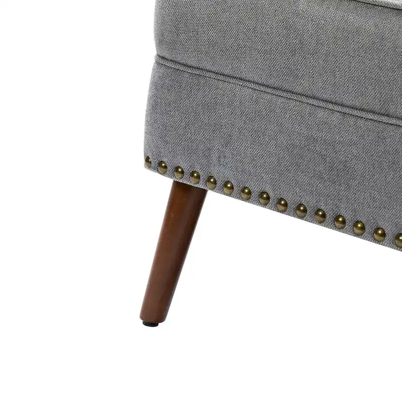 Fauteuil d'appoint transitionnel avec garniture cloutée