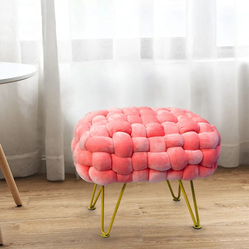 Tête de lit capitonnée ailée avec détails touffetés