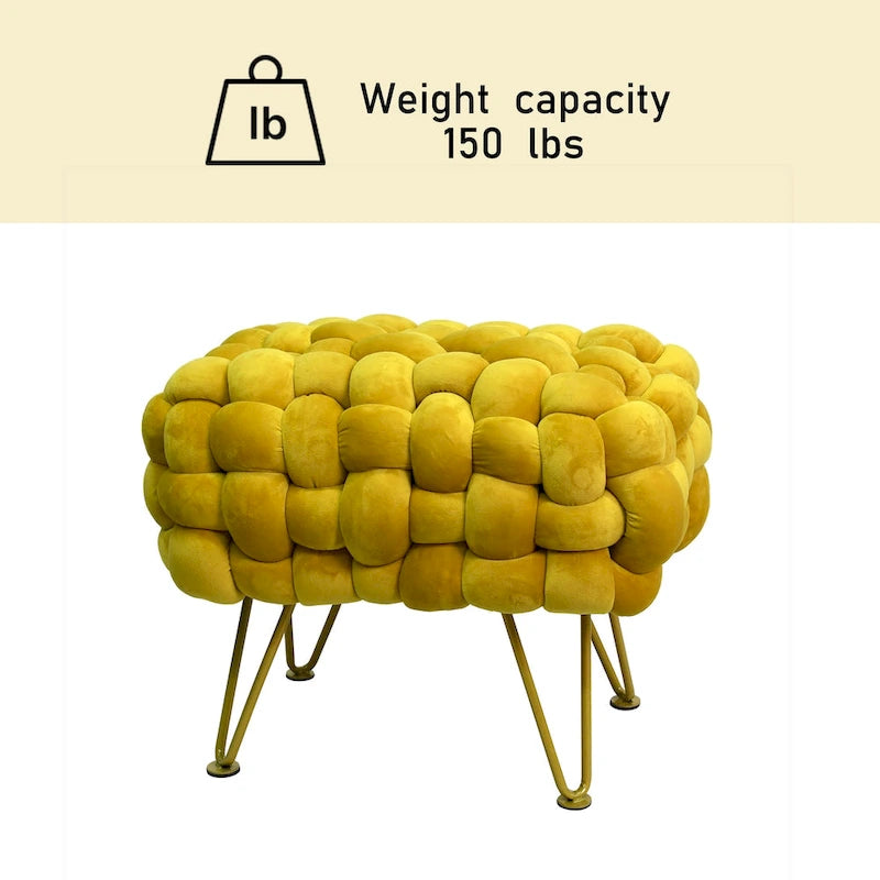 Tête de lit capitonnée ailée avec détails touffetés