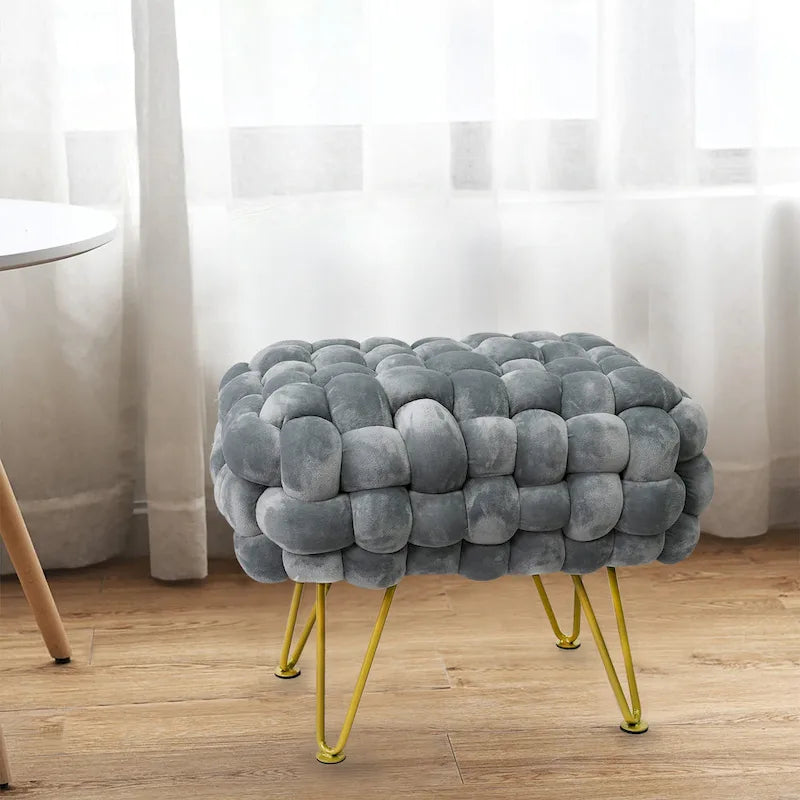 Tête de lit capitonnée ailée avec détails touffetés
