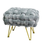 Tête de lit capitonnée ailée avec détails touffetés