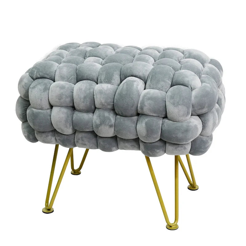Tête de lit capitonnée ailée avec détails touffetés