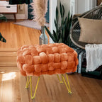 Tête de lit capitonnée ailée avec détails touffetés