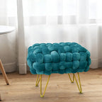 Tête de lit capitonnée ailée avec détails touffetés