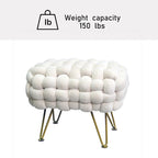 Tête de lit capitonnée ailée avec détails touffetés