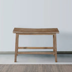 Banc en bois massif avec assise incurvée et piètement oblique – Marron antique