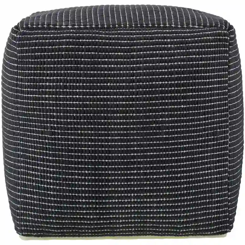 Pouf tressé à grosses mailles