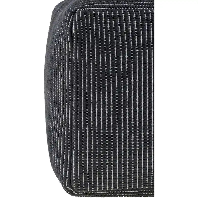 Pouf tressé à grosses mailles